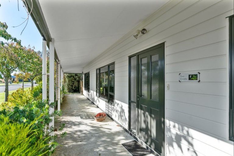 Photo of property in 4 Carrington Drive, Carterton, 5713