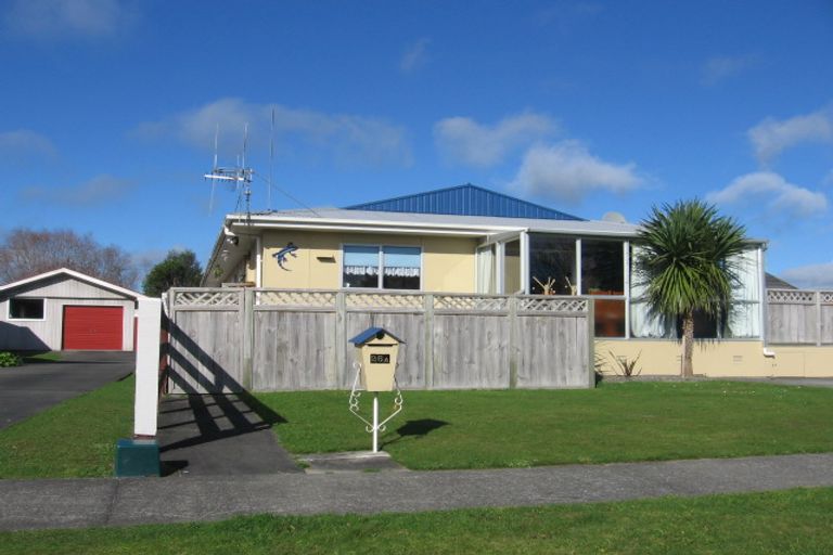 Photo of property in 26 Geraldine Crescent, Cloverlea, Palmerston North, 4412