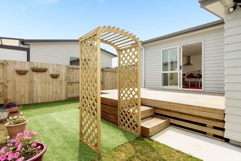 Photo of property in 11 Kamahi Crescent, Papamoa Beach, Papamoa, 3118