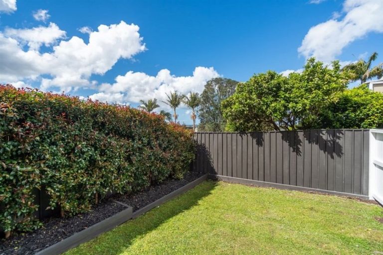 Photo of property in 3/211 Onewa Road, Birkenhead, Auckland, 0626