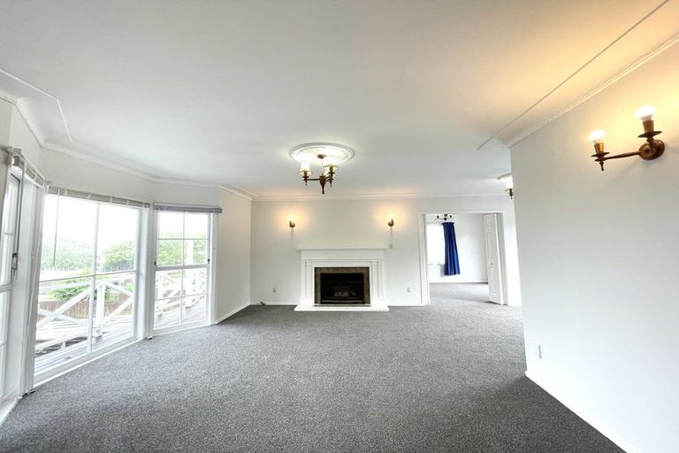 Photo of property in 2 South Pacific Place, Henderson, Auckland, 0612