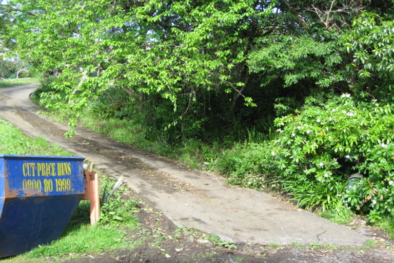 Photo of property in 645 Huia Road, Parau, Auckland, 0604