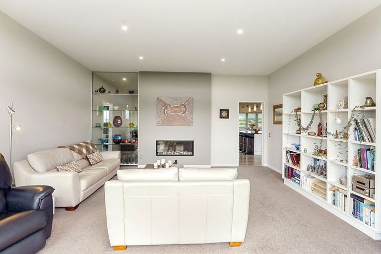 Photo of property in 25 Mahurenga Lane, Te Horo, Otaki, 5581