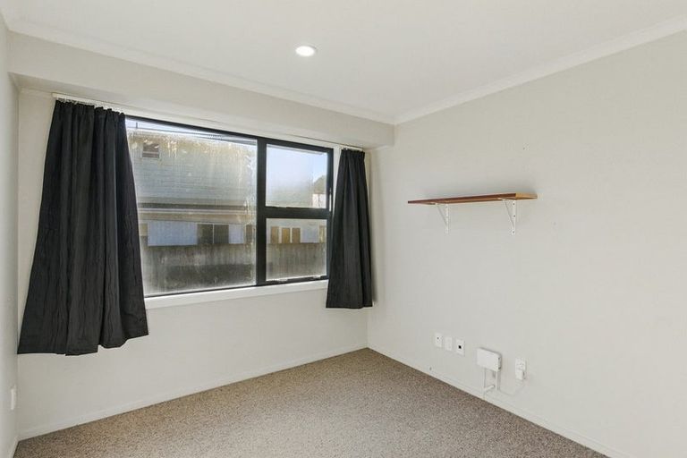 Photo of property in 30 Eruini Street, Waikanae Beach, Waikanae, 5036