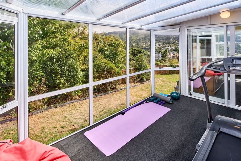 Photo of property in 6 Mayfair Place, Tawa, Wellington, 5028