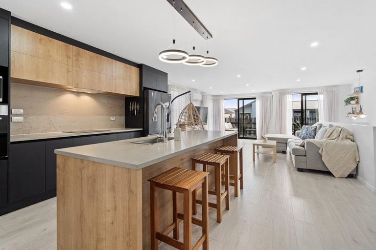 Photo of property in 3 Desalt Drive, Hobsonville, Auckland, 0616