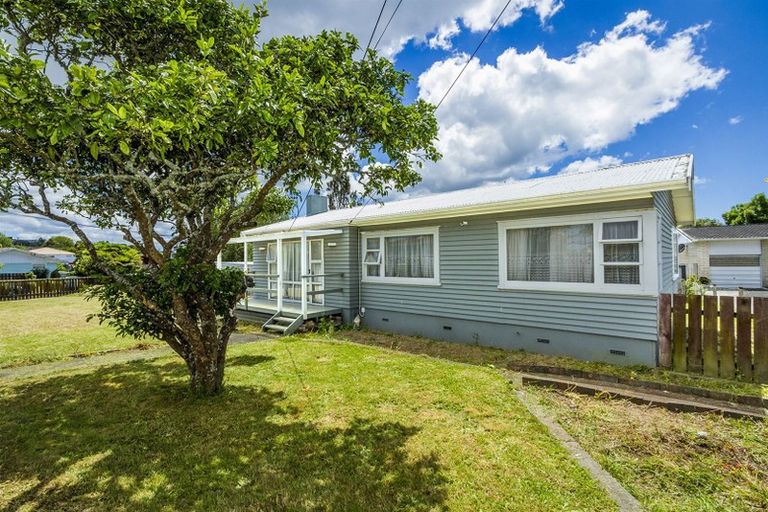 Photo of property in 134 Chivalry Road, Glenfield, Auckland, 0629