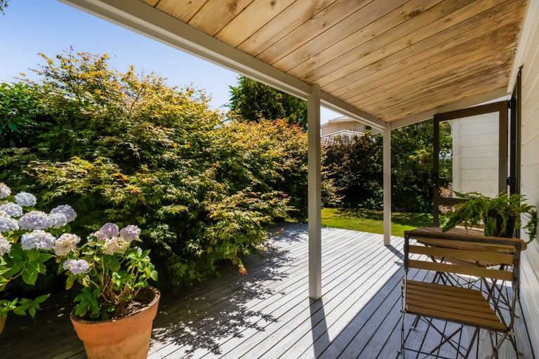 Photo of property in 301 Mangorei Road, Merrilands, New Plymouth, 4312