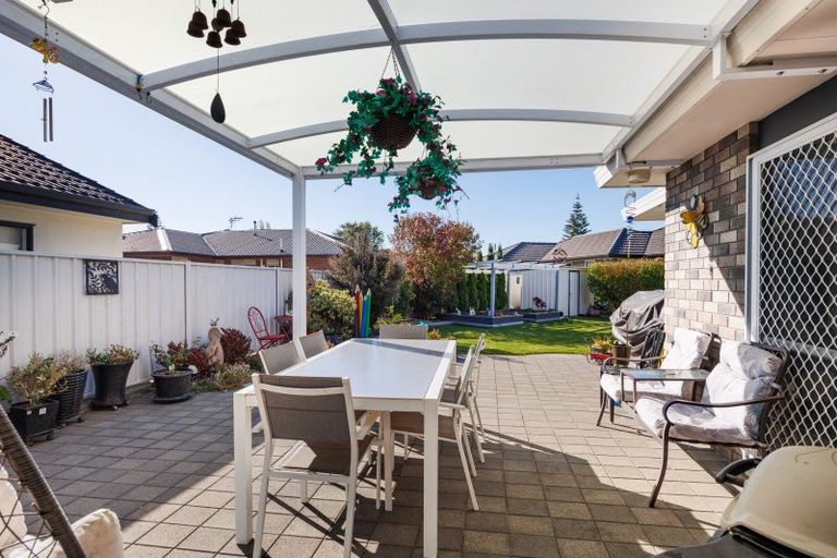 Photo of property in 12 Lancewood Lane, Roslyn, Palmerston North, 4414