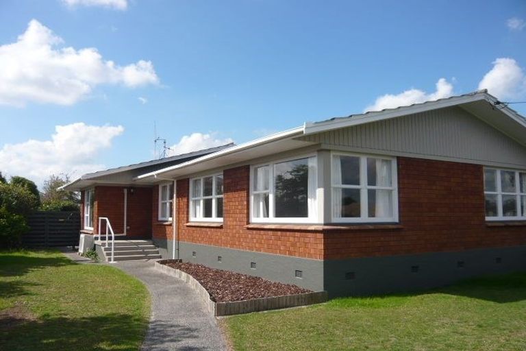 Photo of property in 150 Sandwich Road, St Andrews, Hamilton, 3200