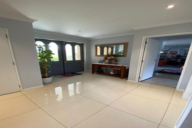 Photo of property in 39 Lansell Drive, East Tamaki Heights, Auckland, 2016