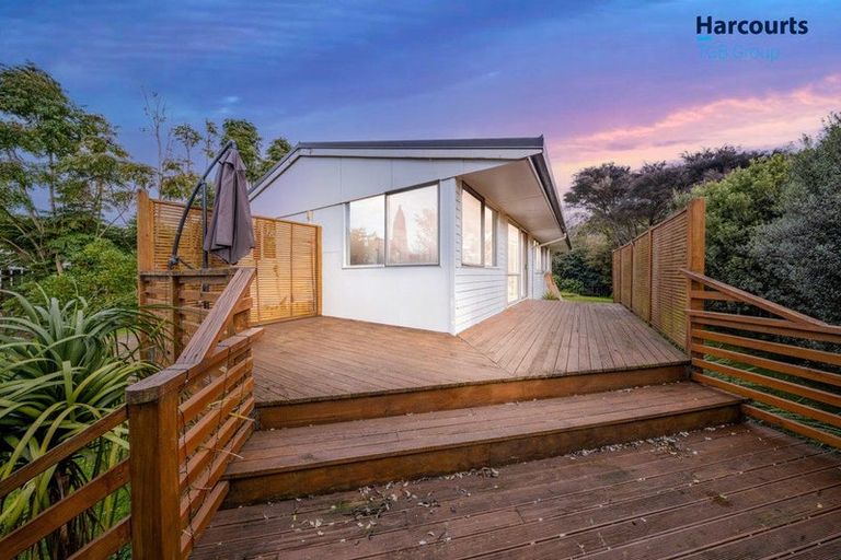 Photo of property in 8 Tawa Place, Waiuku, 2123