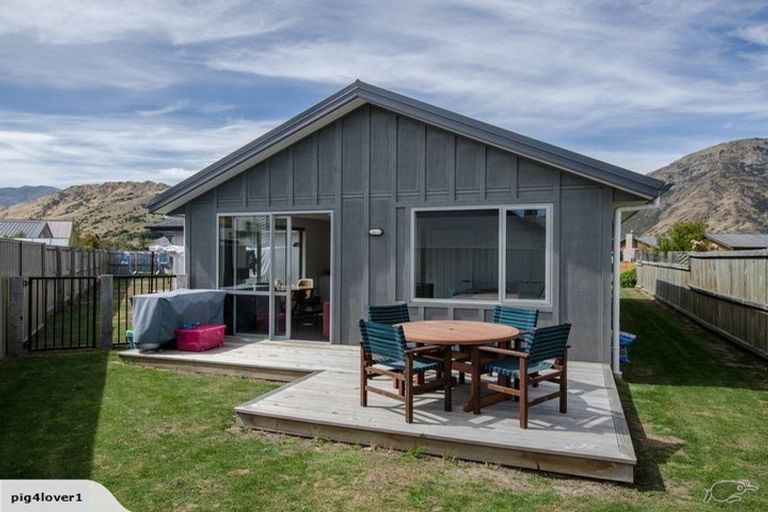 Photo of property in 9 Acheron Place, Lake Hayes, Queenstown, 9304