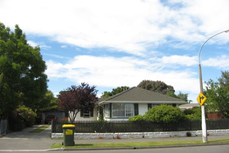 Photo of property in 20 Royal Park Drive, Parklands, Christchurch, 8083