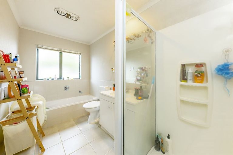 Photo of property in 9 Villino Place, Randwick Park, Auckland, 2105