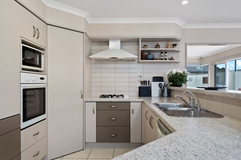 Photo of property in 9 Glenmonarch Place, Pyes Pa, Tauranga, 3112