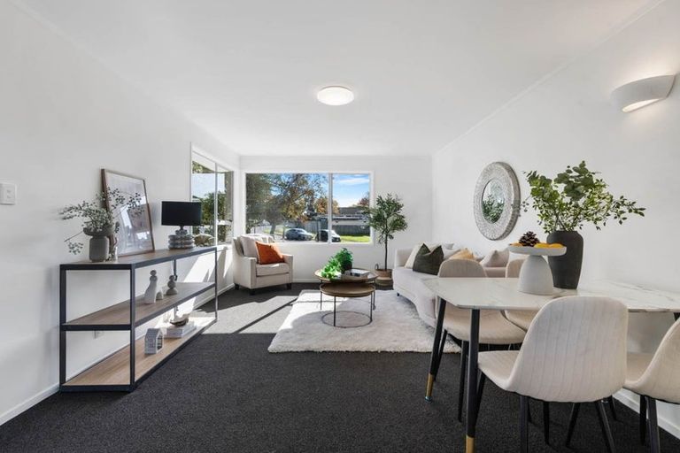 Photo of property in 15 Tyndrum Place, Highland Park, Auckland, 2010