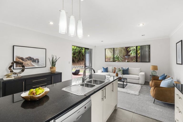 Photo of property in 9 Corricvale Way, Northcross, Auckland, 0632