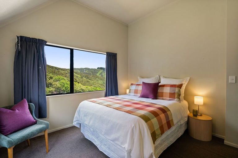 Photo of property in 14b Landsdowne Terrace, Karori, Wellington, 6012