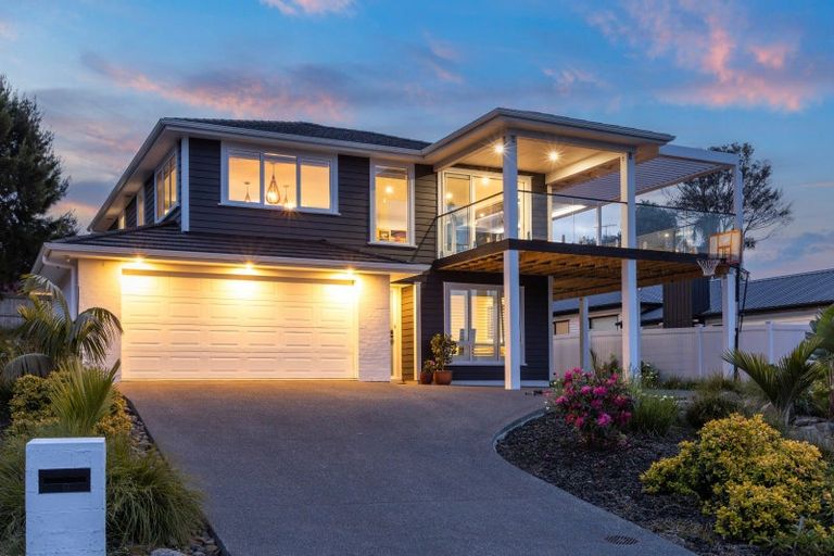 Photo of property in 19 Odlin Lane, Red Beach, 0932