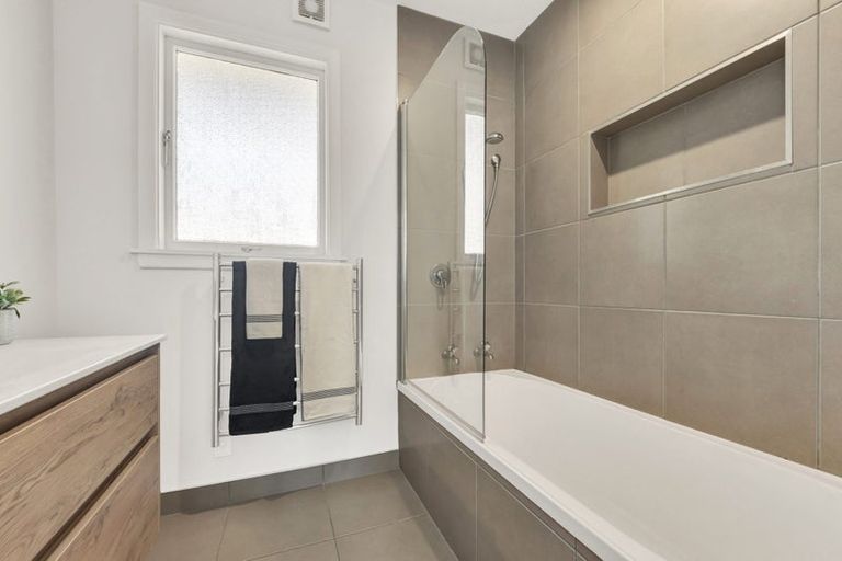 Photo of property in 31 Fifield Terrace, Waltham, Christchurch, 8023