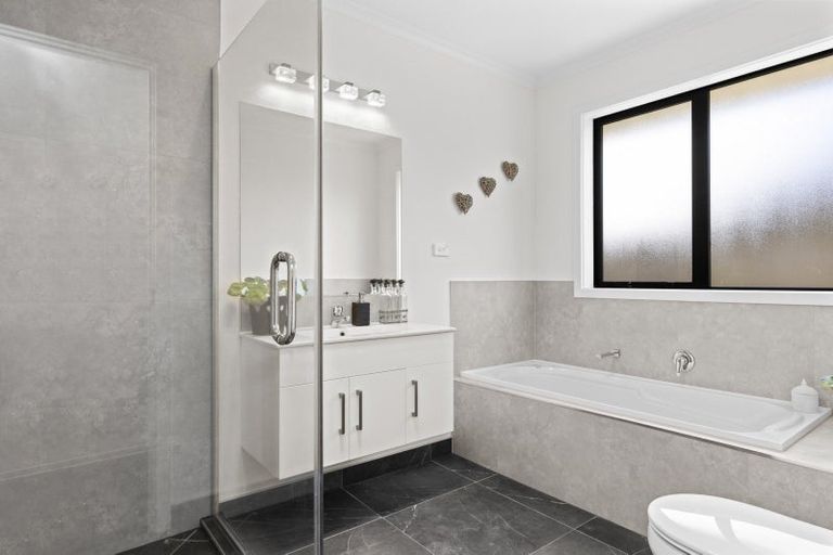 Photo of property in 16 Hehan Close, Cambridge, 3434