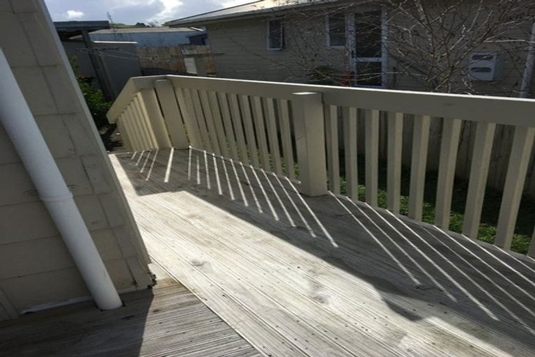 Photo of property in 32 Blanche Way, Half Moon Bay, Auckland, 2012