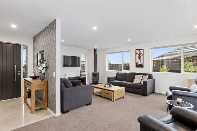 Photo of property in 12 Thornly Park Avenue, Mosgiel, 9024