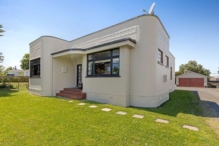 Photo of property in 16 Avon Street, Rongotea, 4476