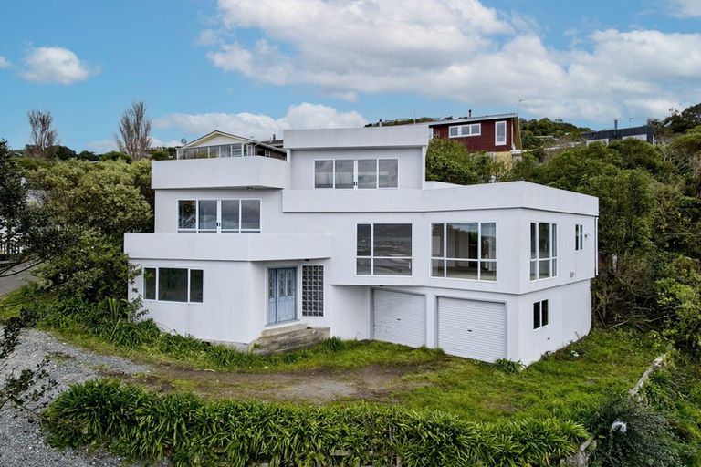 Photo of property in 20 Magnolia Grove, Maungaraki, Lower Hutt, 5010