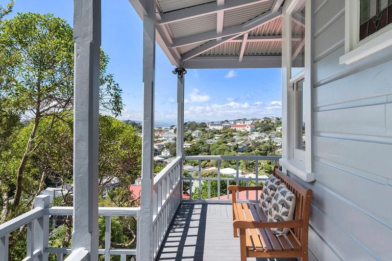 Photo of property in 35 Reuben Avenue, Brooklyn, Wellington, 6021