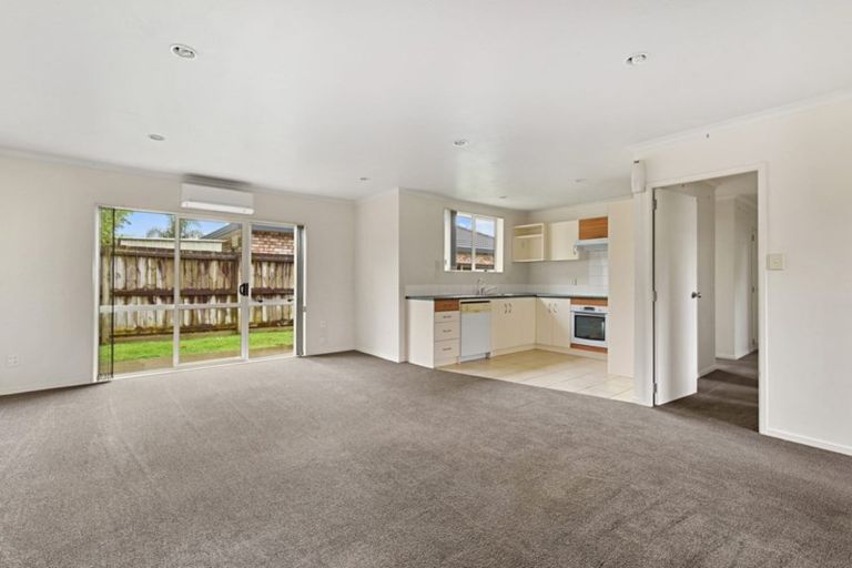 Photo of property in 18 Ranch Place, Pukekohe, 2120