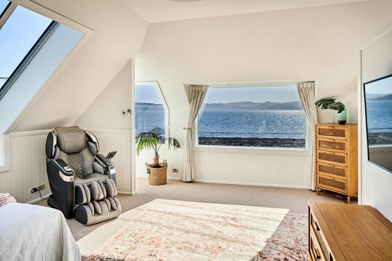 Photo of property in 147 Marine Parade, Eastbourne, Lower Hutt, 5013