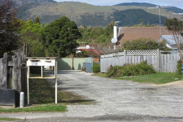 Photo of property in 72 Abel Tasman Drive, Takaka, 7110
