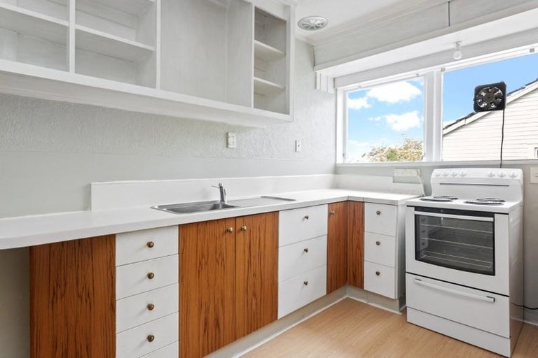 Photo of property in 1/3177 Great North Road, New Lynn, Auckland, 0600