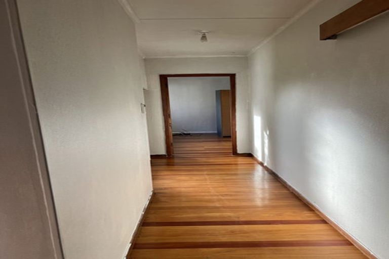 Photo of property in 2/5 Forrest Road, Milford, Auckland, 0620