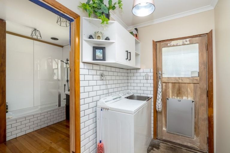 Photo of property in 9 Card Crescent, Featherston, 5710