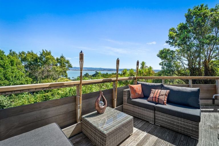 Photo of property in 2/60 Rangatira Road, Beach Haven, Auckland, 0626