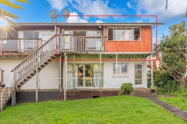 Photo of property in 2/18 Fowler Street, Northcote, Auckland, 0627
