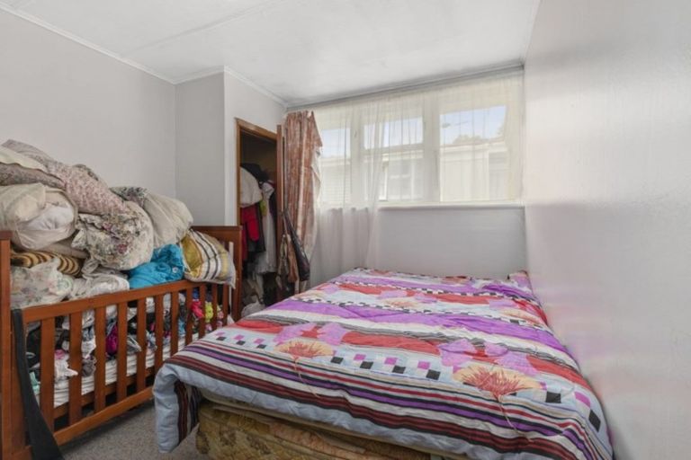 Photo of property in 35 Hanson Grove, Stokes Valley, Lower Hutt, 5019