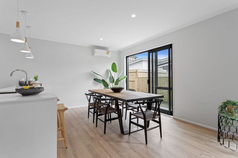 Photo of property in 11 Taikura Avenue, Red Beach, 0932