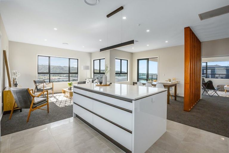 Photo of property in 4 Omaka Place, Aotea, Porirua, 5024