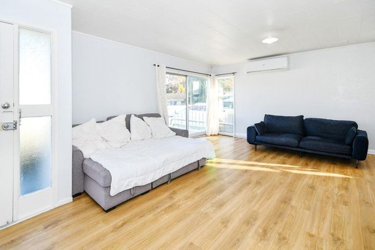 Photo of property in 1/58 Te Irirangi Drive, Clover Park, Auckland, 2019