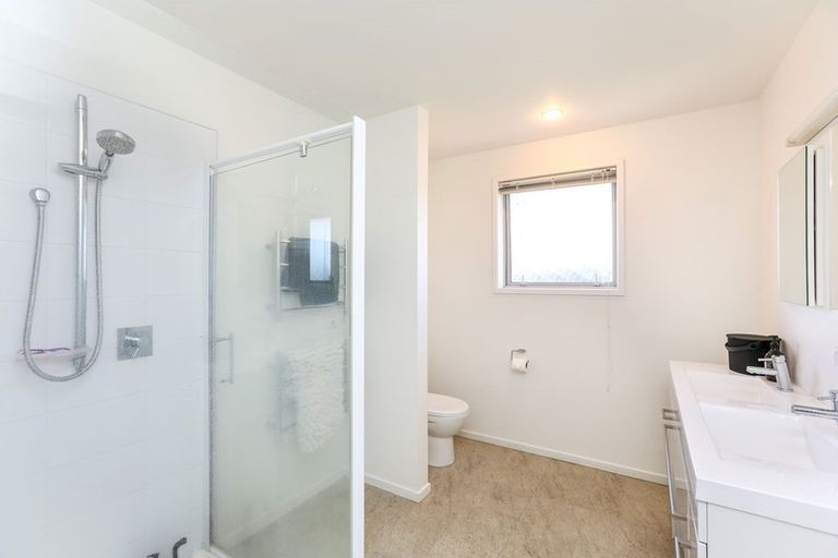 Photo of property in 17 Links Drive, Waiwhakaiho, New Plymouth, 4312