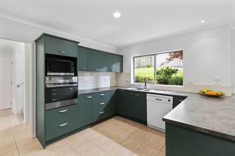 Photo of property in 1 Landvale Court, Browns Bay, Auckland, 0630