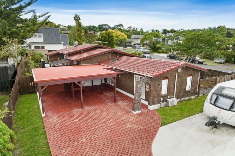 Photo of property in 103 Stapleford Crescent, Browns Bay, Auckland, 0630