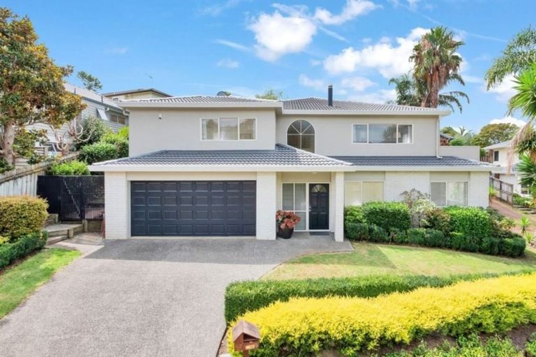 Photo of property in 17 Crestview Place, Browns Bay, Auckland, 0630