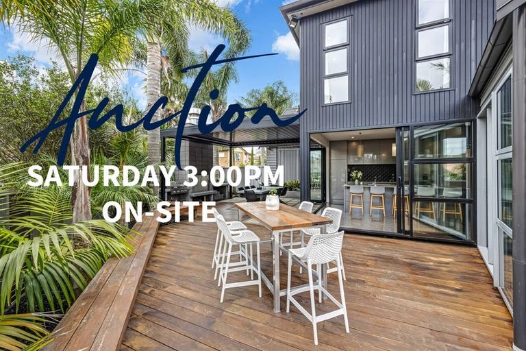 Photo of property in 8 Mansion Court, West Harbour, Auckland, 0618