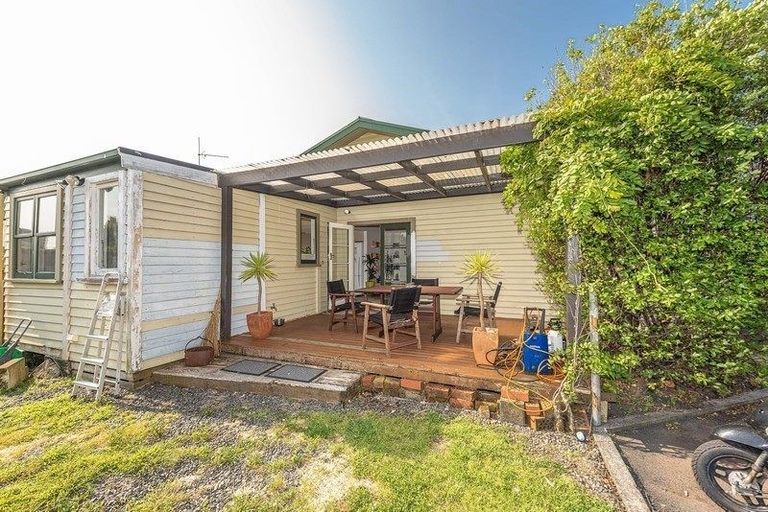 Photo of property in 19 Nikau Street, Tawhero, Whanganui, 4501