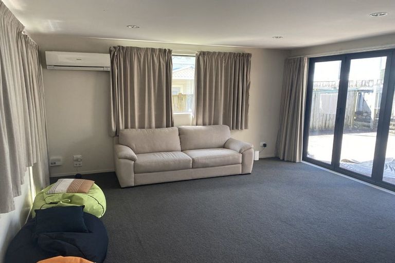 Photo of property in 100 Fulford Street, New Plymouth, 4310